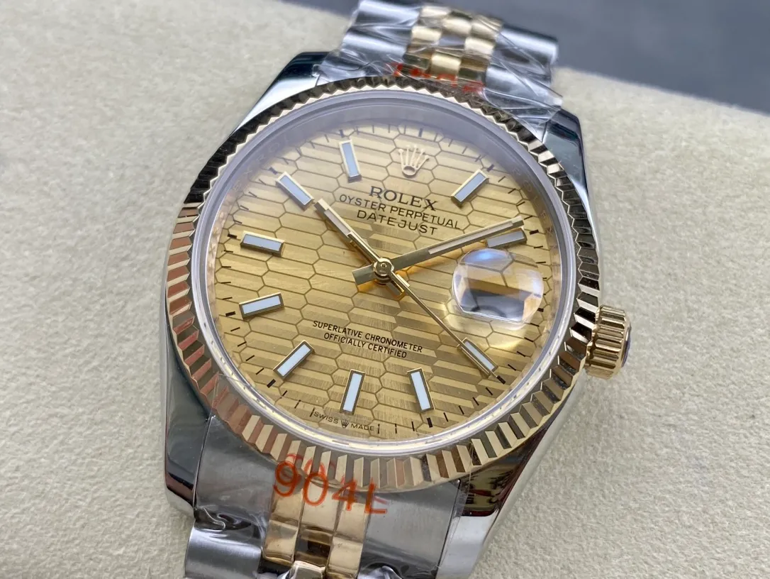 【High-end replica】💰1160! Rolex Single Calendar Datejust Series 36mm [Diameter] 36mm [Movement] Equipped with imported fully automatic mechanical movement [Ring] Rolex RingCommand triangular pit pattern / aperture [Mirror] Scratch-resistant sapphire glass mirror [Material] Imported 316L stainless steel case [Strap] Stainless steel (Oystersteel) optional three-bead/five-bead chain strap [Buckle] Original buckle Super high quality, more beautiful in kind, market exclusive! Classic casual watch, the standard equipment for successful people, allowing you to achieve success once and for all!