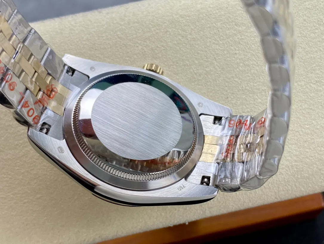 【High-end replica】💰1160! Rolex Single Calendar Datejust Series 36mm [Diameter] 36mm [Movement] Equipped with imported fully automatic mechanical movement [Ring] Rolex RingCommand triangular pit pattern / aperture [Mirror] Scratch-resistant sapphire glass mirror [Material] Imported 316L stainless steel case [Strap] Stainless steel (Oystersteel) optional three-bead/five-bead chain strap [Buckle] Original buckle Super high quality, more beautiful in kind, market exclusive! Classic casual watch, the standard equipment for successful people, allowing you to achieve success once and for all!