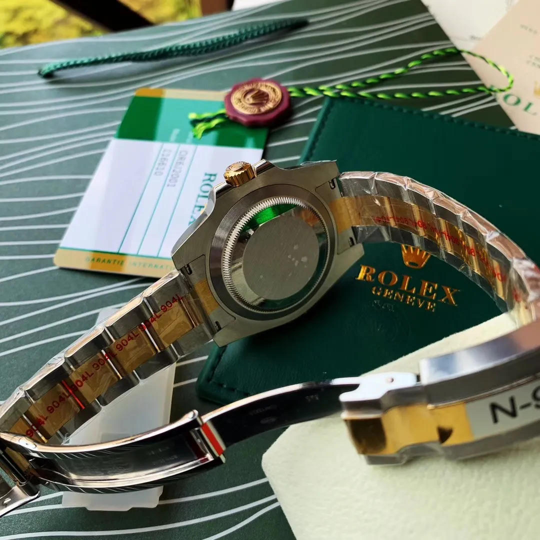 【Foreign trade import】💰3900! Factory N V8 version 2836 movement arrives‼ Official one-to-one replica of the original version (super version) Rolex SUB Submariner series model 116610 gold series/green water ghost/black water ghost/blue water ghost, original mold opening, equipped with 2836 movement, the most classic Oyster style: [904L stainless steel case] size 40mm X The 13mm Oyster case is consistent with the original product. Through careful polishing and strict quality control, the shape is ensured to be in place, and the brushing and polishing are comparable to the original craftsmanship. [Crown] One case and one crown, carefully crafted, each crown logo faces upright, highlighting the symbol of the king. The master watchmaker strives for excellence in every detail, and continues the waterproof system of the lock, just like the original. [904L Stainless Steel Watch Strap] The three-row link Oyster watch strap is made of fully brushed technology, which is delicate and clean. It is equipped with an Oyster safety buckle. The elegant solid link watch strap is full of texture and comfortable to wear. [Mirror] Made of scratch-resistant sapphire mirror and blue film calendar crystal. [Bezel] The bezel is made of one-piece (non-etched) sapphire luminous beads, the platinum electroplated scale has a uniform color that will never fade, and the ice blue super bright luminous. 300 meters waterproof. Each watch has been strictly tested before leaving the factory to ensure quality. Please pay attention to more details. 🔥Top quality products are constantly produced🔥