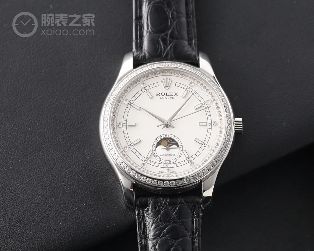 【Foreign trade import】💰4500! Rolex-Cellini Moon Phase 🔥． The Mingdian watch moon phase series adheres to the consistent tradition of Rolex, and more beautifully combines the 6-digit calendar with the sun and moon astrology that is popular among watch lovers. Whether it is the classic and timeless dial design, or the cool polygonal lines carved from stainless steel or rose gold, it is no exception. It also uses the Swiss ETA2824-3 movement, which has a 6-digit calendar and large moon phase, and a watch diameter of 40*10. Sapphire glass. Cowhide pin buckle. Exquisite work, enjoy the ultimate luxury! Welcome to reprint!