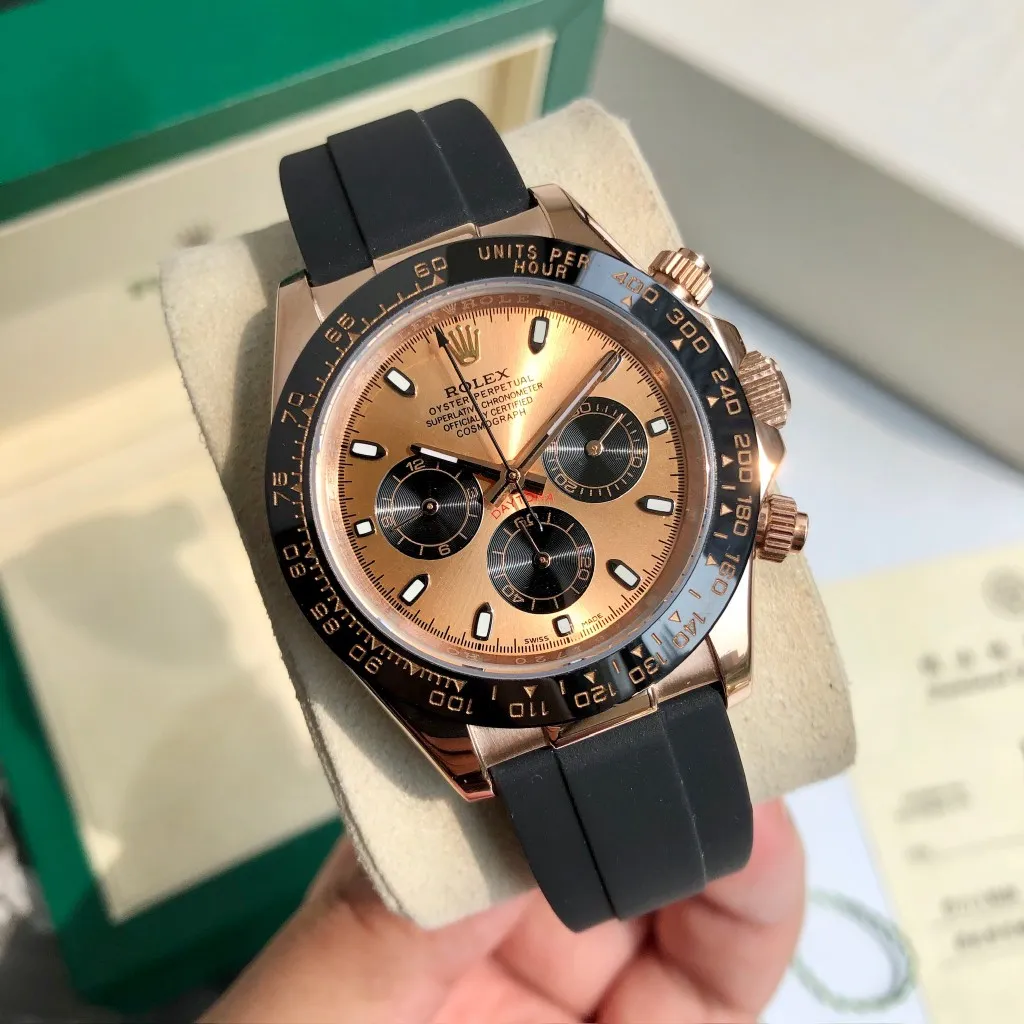 【High-end replica】💰1160! Customized all-in-one machine 💰1720! Rolex Daytona Series [Diameter] 40mm [Movement] Equipped with imported fully automatic mechanical movement [Ring] Imported finely polished ring/ceramic ring [Mirror] Scratch-resistant sapphire glass mirror [Material] Imported 316L stainless steel case [Strap] Stainless steel three-bead strap/high-quality tape [Buckle] Original buckle Super high quality, more beautiful in kind, market exclusive! Classic men's casual watch, the standard accessory for successful men, allowing you to wear it once and for all!