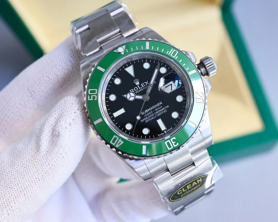 【High-end replica】💰1160! Customized all-in-one machine 💰1720! Top replica 💰Private chat! The 6-digit Rolex Submariner comes with a crown, which is more upscale. The real size of 41mm is consistent with the original, the 4-corner lugs are smaller, and the strap buckle is wider! The real diameter is 41mm, the crown logo is added in the middle of the word SWISS MADE at 6 o'clock on the dial, and the ceramic ring is made of platinum scales that are not easy to fade! The perfect version of the C-circle Green Water Ghost is worth owning, and the shop owner strongly recommends it! The quantity of this batch is limited, so order quickly and act coolly! Assembled with the high-end version of the substitute grade C ring on the market, the entire ceramic ring is completely reborn and fired according to a new formula and temperature. The color is no different from the original to the naked eye, completely beating the ordinary version on the market. Clone the original Cal.3235 one-piece movement, reversibly adjustable movement, the same as the original version, the key points are as follows 1: The whole series is equipped with a real-life Clean factory green ceramic ring, a comprehensive analysis of the composition of the original Cerachrom ceramic outer ring, the technology of using silicon dioxide to wrap nano-alloy coloring and agent ceramic coloring, and through experiments at different temperatures, it was finally determined to be fired at around 1200 degrees Celsius. The factory’s many years of manufacturing experience and the hard work of many engineers finally presented everyone with a palace-level green circle. It is difficult for professionals to distinguish the authenticity with the naked eye, completely crushing all current versions on the market. The ring mouth is more than 95% the same as the original one, so it can be said that there is no difference. When comparing two original Green Ghosts together, there is a color difference. In addition, the ring mouth scale does not turn black. The scale on the ring mouth uses physical vapor deposition technology. Platinum powder is coated on the font at high temperature to make the color of the font durable. It will not fade or turn black when exposed to water or oil! 2: Change the 4 beads inside the ring to the same round beads as the original ones, and the ring mouth will make a crisp sound. 3: Imported sapphire glass is highly transparent and wear-resistant. The most important thing is that the height of the glass is the same as the original one, several C higher than the ceramic ring. To the naked eye, it seems to be in a horizontal line with the ceramic ring! 4: There is a gap between the watch mirror and the ceramic ring, which is exactly the same as the original one, no difference! 5: The luminous stone on the round nails of the literal scale is full but not overflowing. It glows with ice blue luminous light in a dark environment. The edge of the scale is polished and smooth as the original one. The literal font printing correction is consistent with the original one! 6: The hands are the same as the original solid central axis, no longer a fake hollow axis! 7: The size and thickness of the watch case are consistent with the original! The quantity is limited, so be quick when placing your order! Real shots taken outdoors, no photoshopped pictures, the real thing has a better texture! Focus is an attitude. Please look for the unique packaging and unique number of Factory C. XN778659, the latest code is correctly coded, matched with 3235 all-in-one machine, counterclockwise adjustment, calendar callback, quality assurance. 🔥D1 continues to produce excellent products🔥