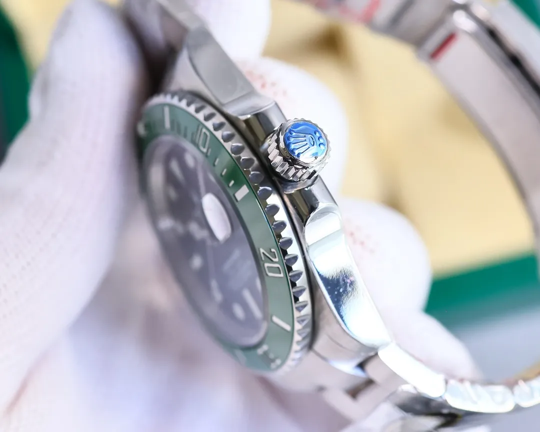 【High-end replica】💰1160! Customized all-in-one machine 💰1720! Top replica 💰Private chat! The 6-digit Rolex Submariner comes with a crown, which is more upscale. The real size of 41mm is consistent with the original, the 4-corner lugs are smaller, and the strap buckle is wider! The real diameter is 41mm, the crown logo is added in the middle of the word SWISS MADE at 6 o'clock on the dial, and the ceramic ring is made of platinum scales that are not easy to fade! The perfect version of the C-circle Green Water Ghost is worth owning, and the shop owner strongly recommends it! The quantity of this batch is limited, so order quickly and act coolly! Assembled with the high-end version of the substitute grade C ring on the market, the entire ceramic ring is completely reborn and fired according to a new formula and temperature. The color is no different from the original to the naked eye, completely beating the ordinary version on the market. Clone the original Cal.3235 one-piece movement, reversibly adjustable movement, the same as the original version, the key points are as follows 1: The whole series is equipped with a real-life Clean factory green ceramic ring, a comprehensive analysis of the composition of the original Cerachrom ceramic outer ring, the technology of using silicon dioxide to wrap nano-alloy coloring and agent ceramic coloring, and through experiments at different temperatures, it was finally determined to be fired at around 1200 degrees Celsius. The factory’s many years of manufacturing experience and the hard work of many engineers finally presented everyone with a palace-level green circle. It is difficult for professionals to distinguish the authenticity with the naked eye, completely crushing all current versions on the market. The ring mouth is more than 95% the same as the original one, so it can be said that there is no difference. When comparing two original Green Ghosts together, there is a color difference. In addition, the ring mouth scale does not turn black. The scale on the ring mouth uses physical vapor deposition technology. Platinum powder is coated on the font at high temperature to make the color of the font durable. It will not fade or turn black when exposed to water or oil! 2: Change the 4 beads inside the ring to the same round beads as the original ones, and the ring mouth will make a crisp sound. 3: Imported sapphire glass is highly transparent and wear-resistant. The most important thing is that the height of the glass is the same as the original one, several C higher than the ceramic ring. To the naked eye, it seems to be in a horizontal line with the ceramic ring! 4: There is a gap between the watch mirror and the ceramic ring, which is exactly the same as the original one, no difference! 5: The luminous stone on the round nails of the literal scale is full but not overflowing. It glows with ice blue luminous light in a dark environment. The edge of the scale is polished and smooth as the original one. The literal font printing correction is consistent with the original one! 6: The hands are the same as the original solid central axis, no longer a fake hollow axis! 7: The size and thickness of the watch case are consistent with the original! The quantity is limited, so be quick when placing your order! Real shots taken outdoors, no photoshopped pictures, the real thing has a better texture! Focus is an attitude. Please look for the unique packaging and unique number of Factory C. XN778659, the latest code is correctly coded, matched with 3235 all-in-one machine, counterclockwise adjustment, calendar callback, quality assurance. 🔥D1 continues to produce excellent products🔥