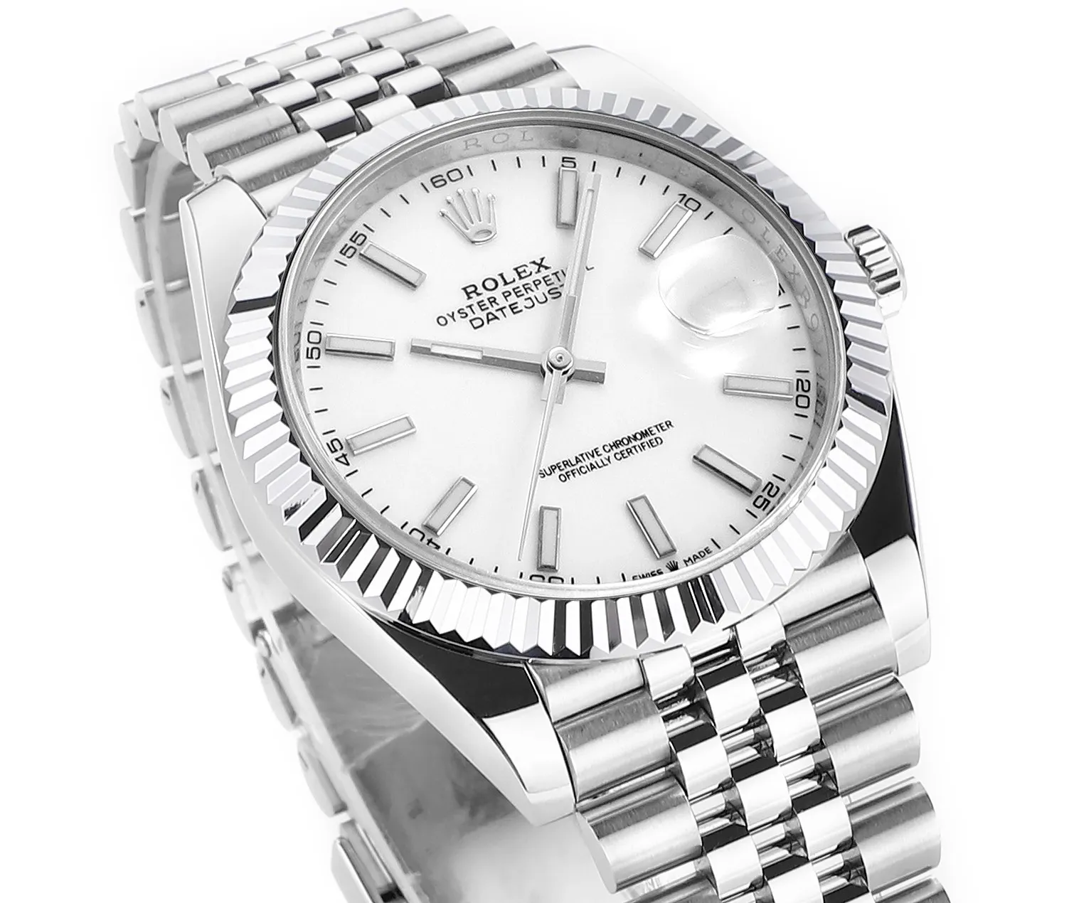 【High-end replica】💰1160! 【Customized all-in-one machine】💰1720! [Top replica] Private chat! ! ! The Rolex Datejust 41mm series creates a classic watch model. 1: The movement adopts Swiss 3235 movement. 2: In terms of material, the overall material is made of 904 steel. The curvature of the side of the case is polished in place, and the thickness of the side is consistent with the original. 3: Classic dog tooth collar. The platinum (electroplated) ring presents a radiant light effect that is extremely close to the original version, and the triangular pit pattern is clean and neat. 4: The watch mirror is made of real sapphire mirror, which increases the transparency of the watch. At the same time, it has been treated with anti-glare technology, making it very convenient to read watch data and has high hardness. 5: The only synchronous original thickness in the market is 11.5mm. This picture was taken in top reproduction quality!