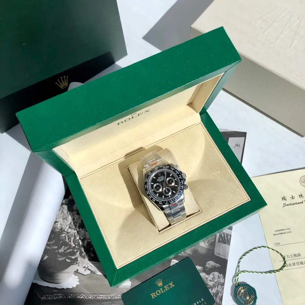 【High-end replica】💰1160! Customized all-in-one machine 💰1720! Rolex Daytona Series [Diameter] 40mm [Movement] Equipped with imported fully automatic mechanical movement [Ring] Imported finely polished ring/ceramic ring [Mirror] Scratch-resistant sapphire glass mirror [Material] Imported 316L stainless steel case [Strap] Stainless steel three-bead strap/high-quality tape [Buckle] Original buckle Super high quality, more beautiful in kind, market exclusive! Classic men's casual watch, the standard accessory for successful men, allowing you to wear it once and for all!