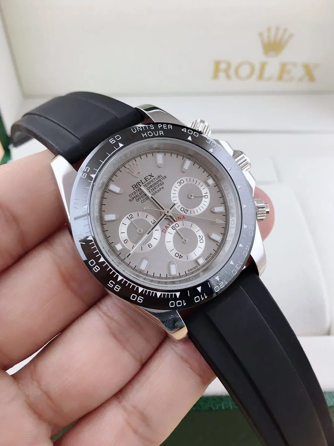 [Foreign Trade Import] 💰970 Daytona New model recommended Rolex. Paired with original imported 8215 machine. Size 40mmx10mm, summer trendy silicone band, worth owning!