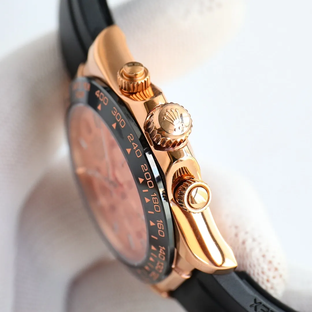 【High-end replica】💰1160! 【Top Replica】💰Private chat! Rolex Daytona, exclusive quality 904 steel version, top replica ROLEX Rolex Daytona, Daytona chronograph watch, 904l stainless steel, screw-in crown and buttons, using Swiss 4130 automatic mechanical chronograph and running seconds movement, efficient, accurate and stable, table diameter 40mm, thickness 12.2mm, same model as Shawn Yue. This picture is a top replica real shot!