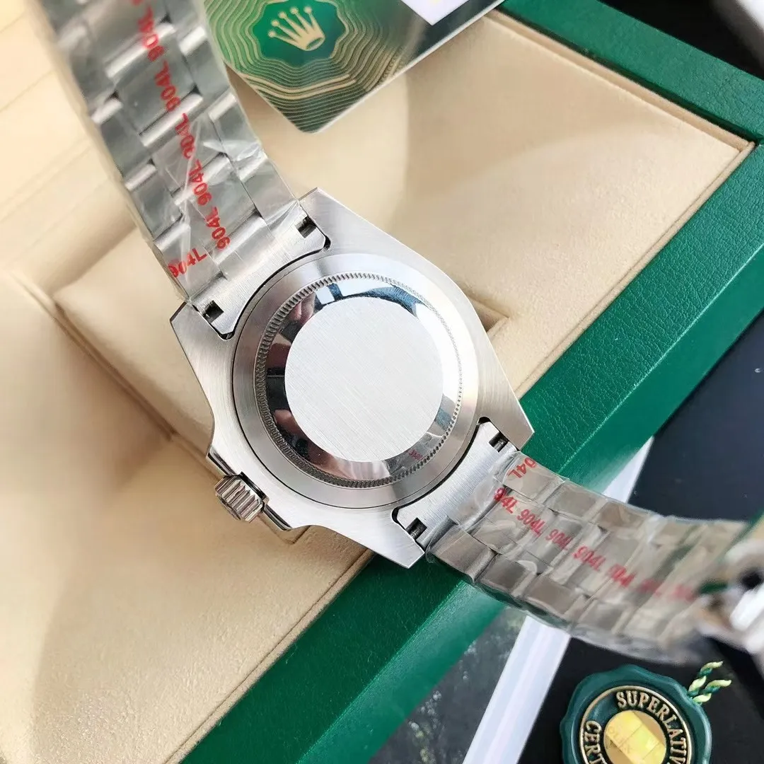 【High-end replica】💰1720! Rolex Submariner The new upgraded version of Submariner - the brightest star in the night sky. The appearance details of the built-in new Citizen movement are consistent with the original. The official synchronization in 2022 is the new Submariner [color] Citizen Submariner. On the occasion of the replacement of the Submariner calendar model, GD quality control will also open a further perfect interpretation of Citizen watches! Redefine the quality and value standards of Citizen watches! GD quality control will work with elite accessories manufacturers to strictly inspect and select, and is committed to making more perfect Citizen watches! This time, the details of the Submariner are meticulously studied and multi-layered quality control is carried out. The specific details are as follows: 1. Large factory surface: The GD Submariner surface is friendly and cared for by the top factory in the industry. The radial pattern focusing effect on the disk surface is synchronized with the original. The logo and font on the disk are guaranteed to be comparable to the original ones. The scale and rounded corners are polished with exquisite craftsmanship! The scales are filled with imported luminous powder. The magnifying glass detects the roundness and fullness. It has super luminous effect and strong durability. ⚠️ The scales under luminous light are pure and not mixed with any stains. You are welcome to compare with the original ones from major manufacturers. 2. Original calendar: The only corrected original calendar font of the Citizen movement in the market. The only calendar font in its class is consistent with the original product. ⚠️ Please use a magnifying glass to compare the details of the calendar font! The blue-coated magnifying glass is the only synchronous original in its class in terms of its magnification factor, distance from the case, and other details. 3. Three codes in one: the entire network has the same original shipping accessories, that is, the three models and numbers of the watch, warranty card, and hangtag are the same, and there is no duplication. 4. The original ring: the milky white luminous pearl of the ceramic ring has super luminous, luminous effects, and non-luminous normal color are consistent with the original; the ring scale is filled with top-notch mercury, the first of its kind. 5. Movement guarantee: Since the GD factory has focused on Citizen movements, it has promised to eliminate the phenomenon of old machines being adulterated and shoddy! GD quality control will simultaneously screen the movement and debug it before leaving the factory! ⚠️ Please look for the exclusive quality of GD products