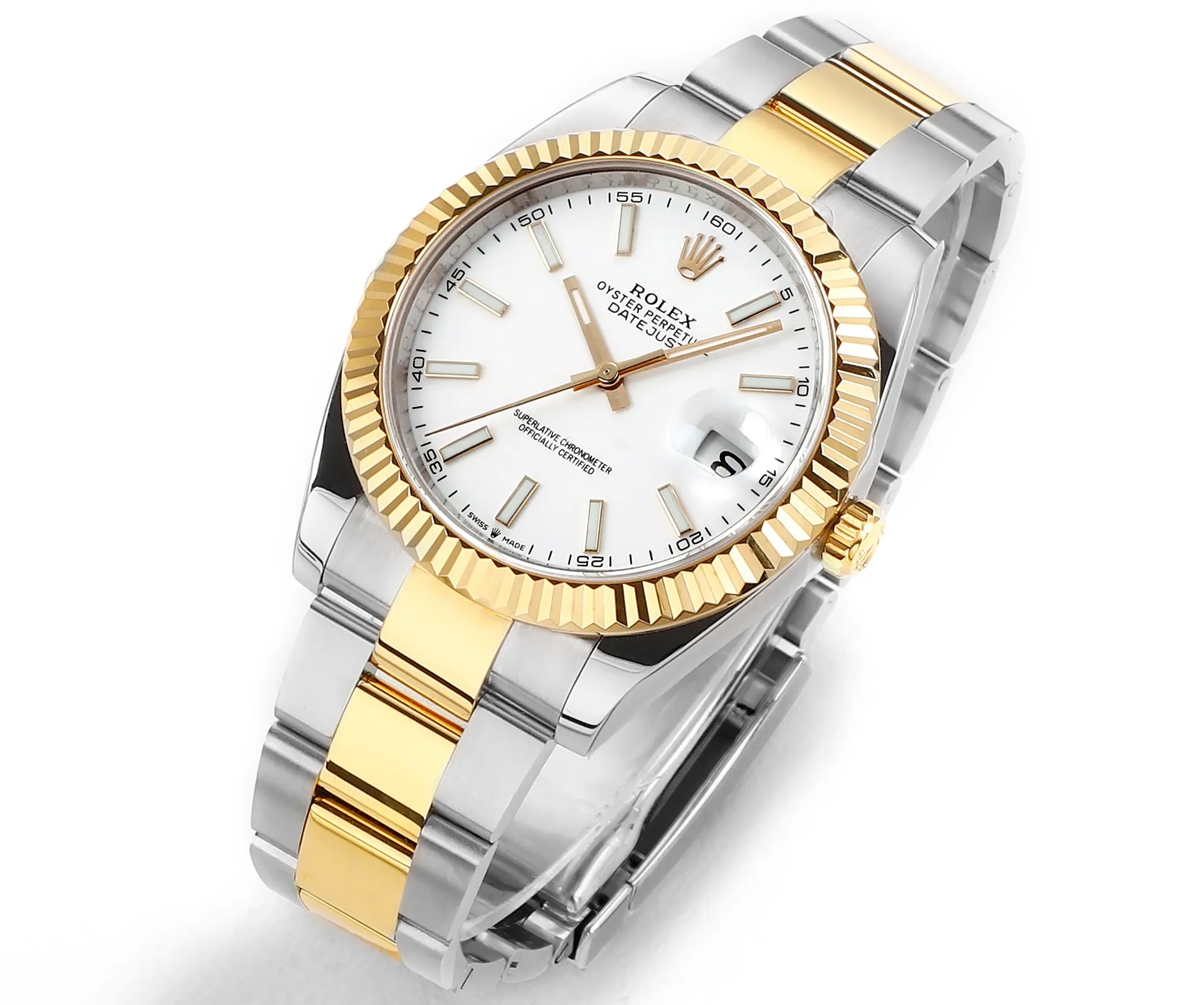 【High-end replica】💰1240! 【Customized all-in-one machine】💰1900! [Top replica] Private chat! ! ! The Rolex Datejust 41mm series creates a classic watch model. 1: The movement adopts Swiss 3235 movement. 2: In terms of material, the overall material is made of 904 steel. The curvature of the side of the case is polished in place, and the thickness of the side is consistent with the original. 3: Classic dog tooth collar. The platinum (electroplated) ring presents a radiant light effect that is extremely close to the original version, and the triangular pit pattern is clean and neat. 4: The watch mirror is made of real sapphire mirror, which increases the transparency of the watch. At the same time, it has been treated with anti-glare technology, making it very convenient to read watch data and has high hardness. 5: The only synchronous original thickness in the market is 11.5mm. This picture was taken in top reproduction quality!