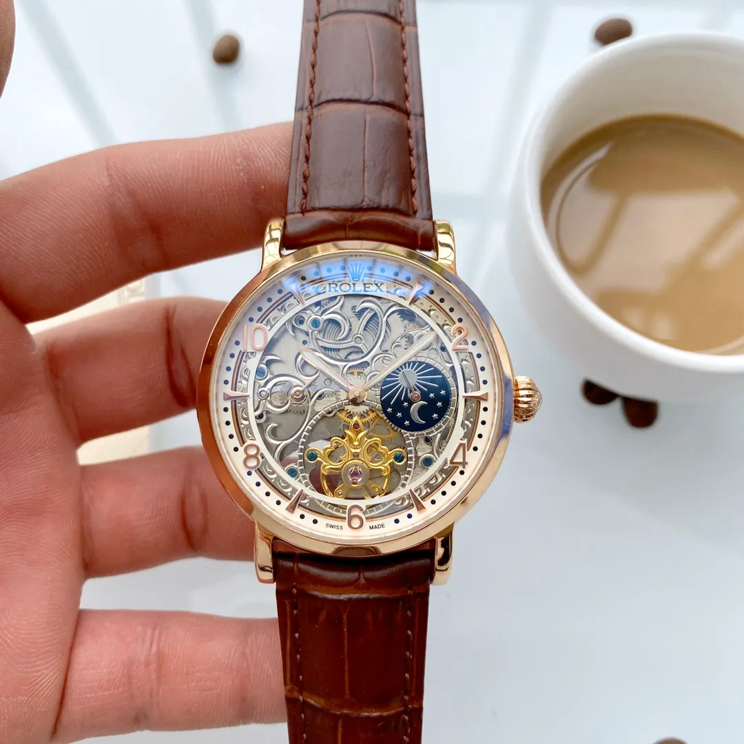 【Foreign Trade Import】💰1440! Rolex (extremely noble and wise work) [Skeletonized design] 🔥Type: Exquisite men's watch (more excellent) 🔥Strap: Genuine leather strap (more durable) for real men 🔥Movement: super top mechanical movement (more stable) Perpetual and permanent 🔥Material: mineral super strong mirror (more wear-resistant) Smart style, strong sense of thickness, special design, return with honor Size: 43mm in diameter, 12mm thick, smart launch! Welcome to reprint!