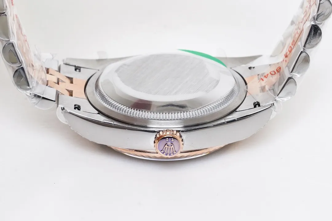 【High-end replica】💰1360! 【Customized all-in-one machine】💰1920! 【Top Replica】💰Private chat! ! ! [2023 New Style] Rolex Datejust 36 Series ① Exclusively customized 3235 movement, kinetic energy storage up to 72 hours, stable and reliable quality; ② Case: same size and thickness as the original; ③ Text: polished nails, top Swiss ice blue luminous, delicate shading, color matching; ④ Glass: sapphire glass with 2.5x magnifying glass effect, transparent glass; ⑤Watch strap: Top-notch workmanship. Each strap fits perfectly with the lug, giving the wrist the highest comfort. Produced by EW, it must be a high-quality product. Every extreme detail is the sincerity of the EW factory’s ingenuity and development; this picture is a real shot of a top-grade replica!