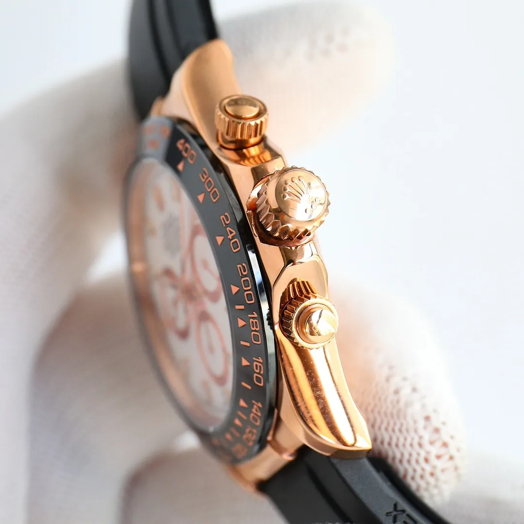 【High-end replica】💰1160! 【Top Replica】💰Private chat! Rolex Daytona, exclusive quality 904 steel version, top replica ROLEX Rolex Daytona, Daytona chronograph watch, 904l stainless steel, screw-in crown and buttons, using Swiss 4130 automatic mechanical chronograph and running seconds movement, efficient, accurate and stable, table diameter 40mm, thickness 12.2mm, same model as Shawn Yue. This picture is a top replica real shot!