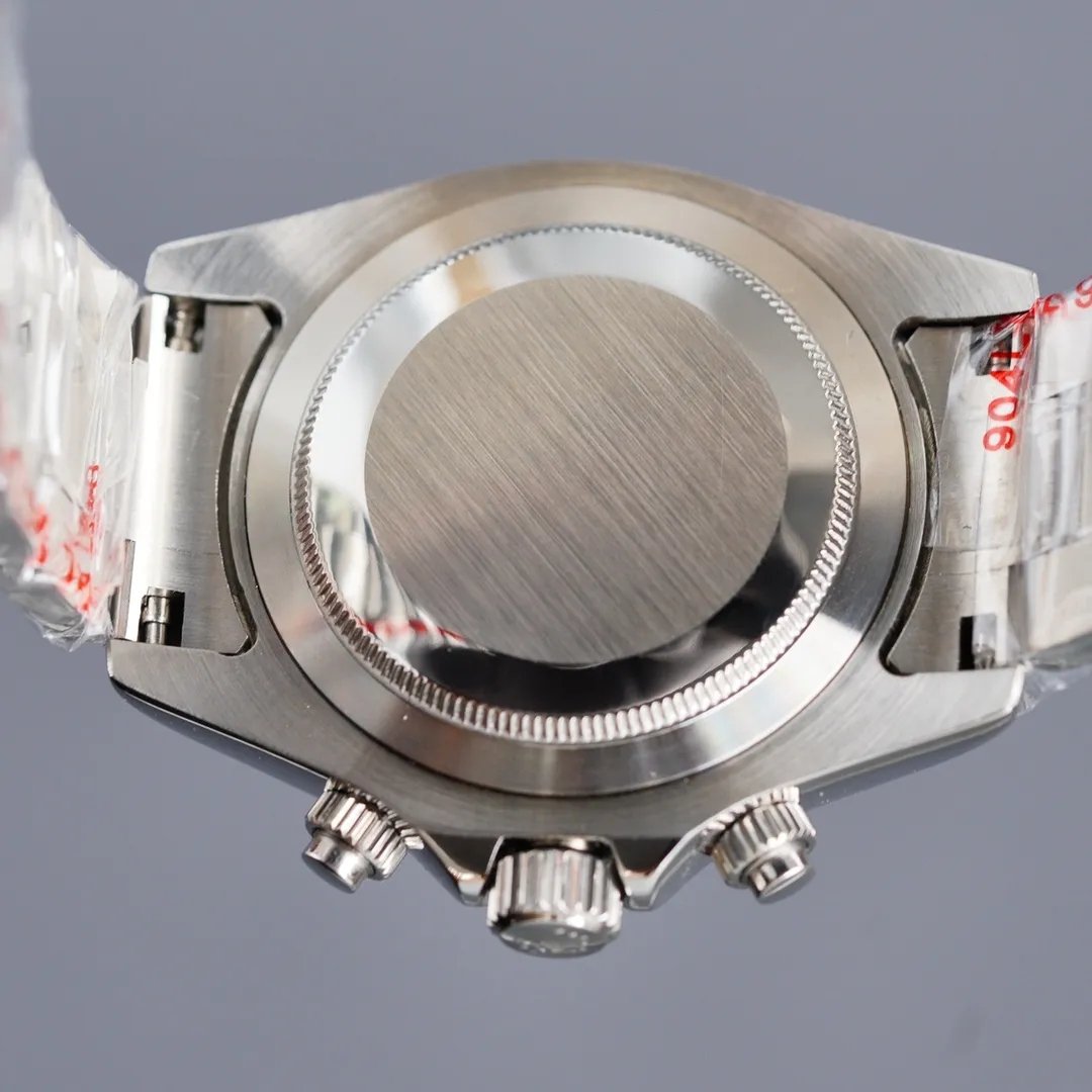 【Foreign trade import】💰2400! TT Factory August "Upgraded Version" 8⃣️🈷️Major Upgrade: The letter adopts the latest technology "self-priming" luminous technology. The brightness is twice that of the 2020 version. The color is corrected and the light is more durable. It is full of texture. Figure 5⃣️shown⚠️⚠️ Tt Factory deeply understands the customer's heart and creates high-quality, cost-effective watches with "craftsmanship". "Check every layer" and "lock tightly" just for you. Enjoy the charm on your wrist! ! ! [Rolex Cosmograph Daytona Series] [Movement] A customized three-eye enlarged version of the fully automatic mechanical movement is used to make the distance between the three function dials the same as the original. [Case] ​​40mmX13mm deep black ceramic solid outer ring with speed scale (real ceramic technology, non-scratchable, never fade, texture consistent with the original) [Dial] The function dial font and the dial logo are superimposed on the printing process, and there will be a slight bulge when viewed from the side. The background texture of the disk has been filtered and corrected countless times to ensure that it is 100% consistent with the original. The Rolex metal LOGO on it is separately molded, and it can be compared to the original in terms of three-dimensionality and roundness. The easy-to-read Chroma light luminous display is equipped with long-lasting luminous material. [Mirror] Flat sapphire crystal glass is scratch-resistant, and the effect will never be ghosted, consistent with the original product. ⚠️⚠️ (Six-digit Rolex’s unique anti-counterfeiting mark, small crown👑) [Buckle] Made of imported 316 steel and polished from 1:1 parts. The inner side is sanded and corroded by the Rolex steel seal. The external buckle safety ring is exactly the same as the original one. ⌚️⌚️ Produced by Tt factory, perfect in every detail.