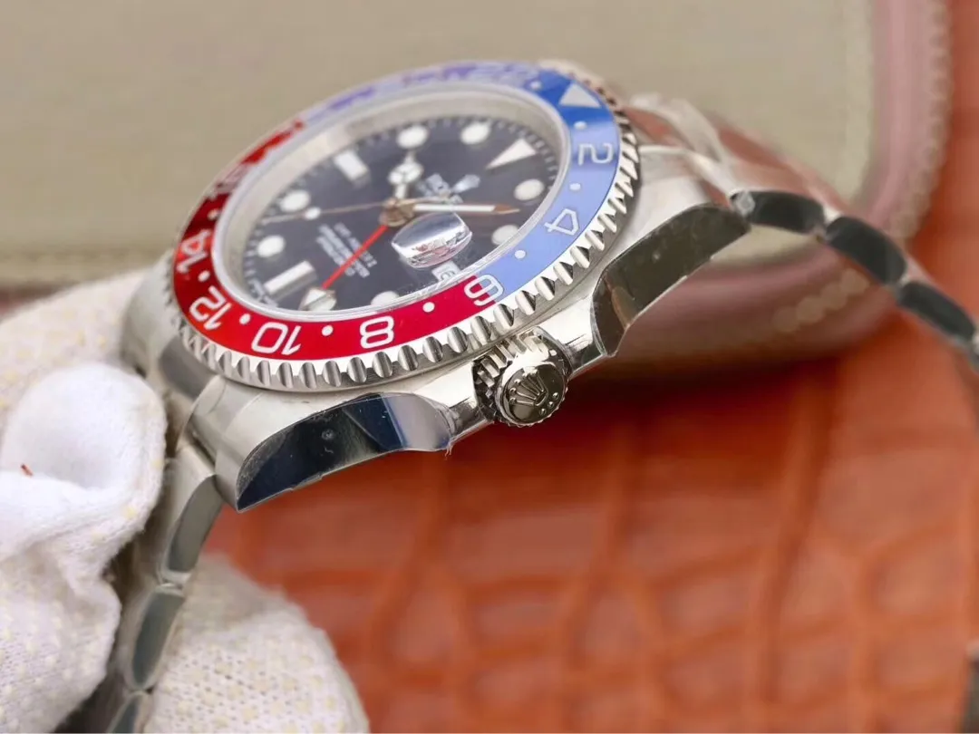 【High-end replica】💰1160! 【Customized all-in-one machine】💰1720! [Top replica] Private chat! ! ! The Rolex Greenwich [GMT-Master II] is one of Rolex's best-selling watches. It is equipped with a real ceramic ring and platinum fonts. The imported 9015 all-in-one mechanical movement has stable and reliable quality. The diameter is 40mm. It is developed one-to-one from the original.