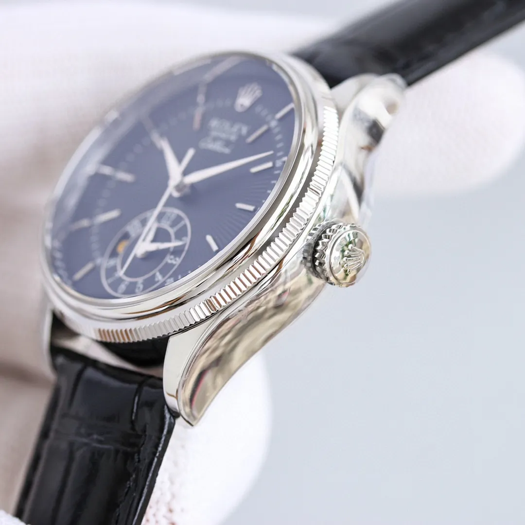 ROLEX Cellini Dual Time customized version CM1. 3180 corresponds to the original functional fully automatic mechanical watch - Cellini Dual Time, which can display the time in two time zones at the same time, and is equipped with an elegant sun and moon, white clouds and stars 24-hour day and night indication in the sub-dial window of the second time zone. As the name suggests, the Cellini Dual Time, in addition to the three central hands for local time, also includes a small dial at 6 o'clock that displays another time zone on a 12-hour scale. There's even an AM/PM indicator, shown by the sun and moon in the subdial, indicating whether it's day or night in the second time zone.
