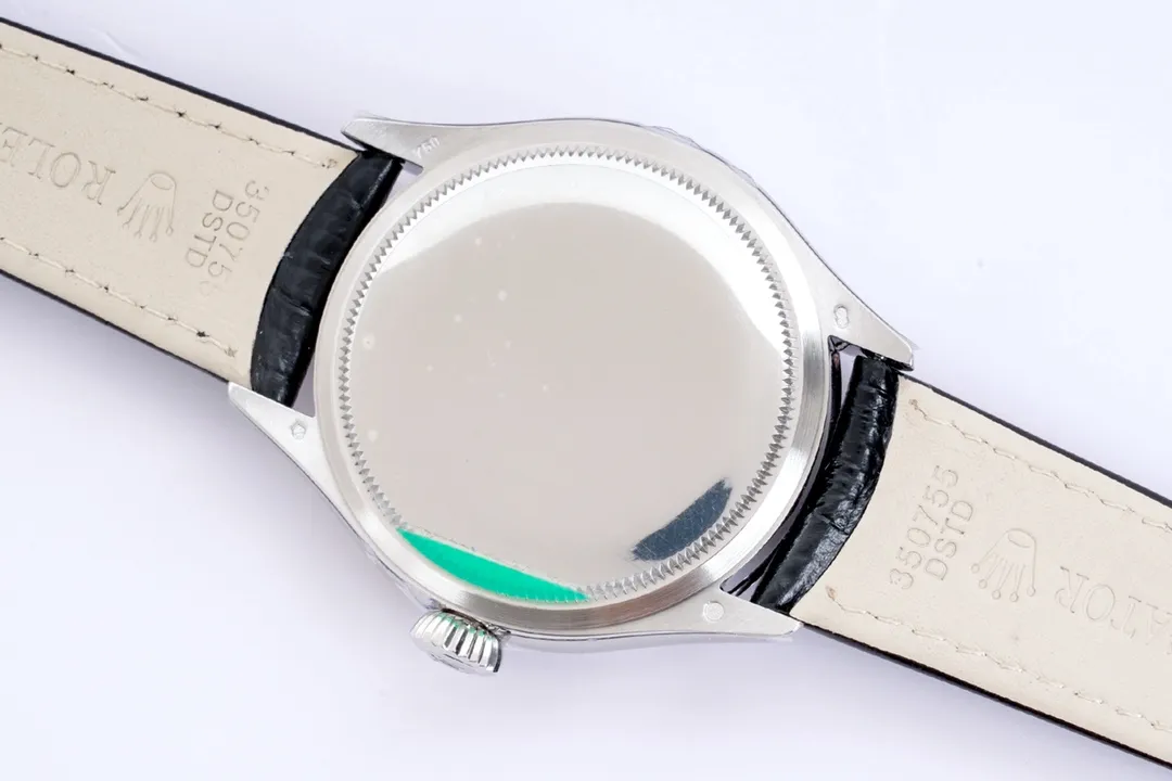 New product in 2023, EW Rolex Cellini Datejust 39 1⃣️ is equipped with 3165 self-winding movement. 2⃣️Integrated middle case, screw-in bottom cover and winding crown. 3⃣️The structural dimensions and thickness are the same as the original ones, with a diameter of 39 mm and a thickness of 12.5 mm. 4⃣️Domed sapphire glass, top-notch Italian fully-wrapped cowhide leather straps, synchronizing the timing, thickness, and structure with the original.