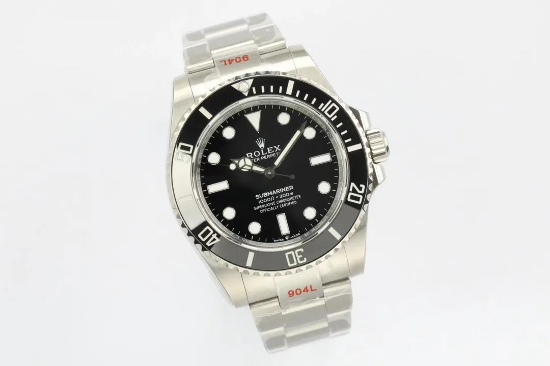 【High-end replica】💰1160! 【Customized all-in-one machine】💰1720! 【Top Replica】💰Private chat! Rolex Submariner 41 series (original mold opening) 1⃣️With Rolex's new 3230 movement; 2⃣️Same thickness as the original 12.5mm: case diameter 41mm; sapphire mirror; 3⃣️Solid central axis; polished nails; top-notch Swiss ice blue luminous, consistent with Rolex's original luminous; 4⃣️High-pass transparent sapphire mirror; 5⃣️Top workmanship, each strap fits perfectly with the lugs, giving the wrist the highest comfort. This picture was taken as a top-notch replica!