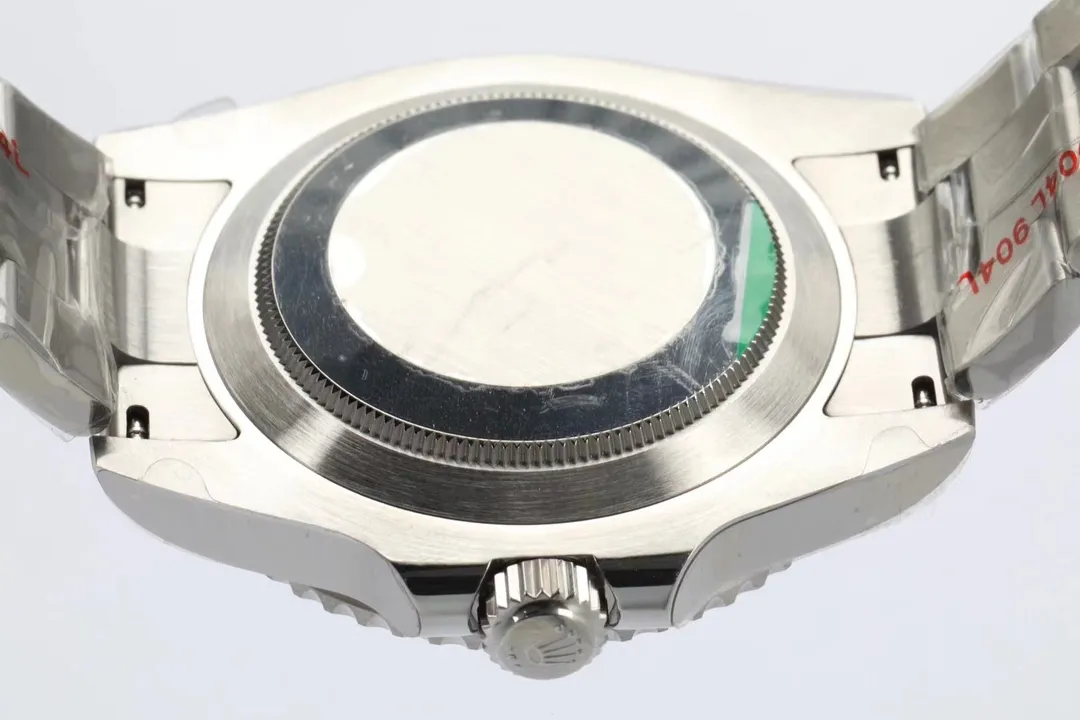 【High-end replica】💰1160! 【Customized all-in-one machine】💰1720! 【Top Replica】💰Private chat! Rolex Submariner 41 series (original mold opening) 1⃣️With Rolex's new 3230 movement; 2⃣️Same thickness as the original 12.5mm: case diameter 41mm; sapphire mirror; 3⃣️Solid central axis; polished nails; top-notch Swiss ice blue luminous, consistent with Rolex's original luminous; 4⃣️High-pass transparent sapphire mirror; 5⃣️Top workmanship, each strap fits perfectly with the lugs, giving the wrist the highest comfort. This picture was taken as a top-notch replica!